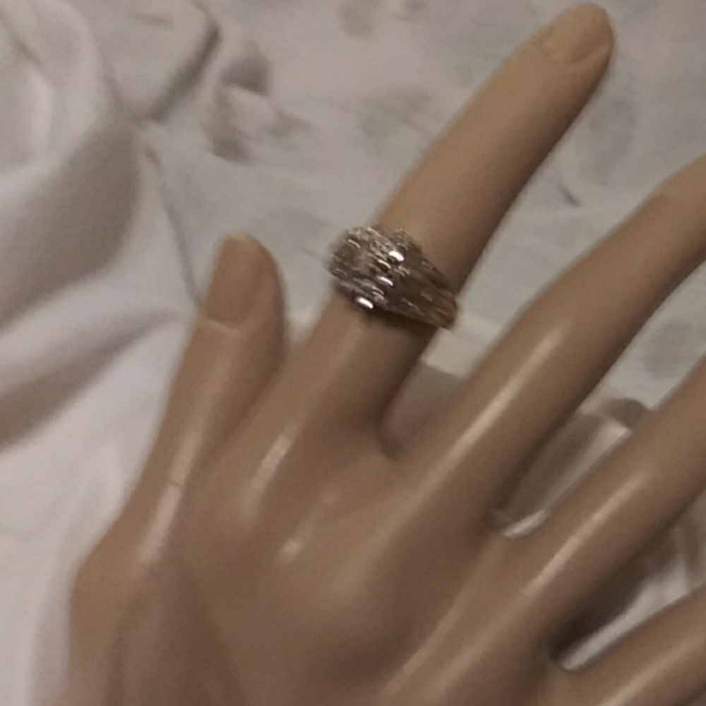 STUNNING 10kt yellow gold 💎 Ring